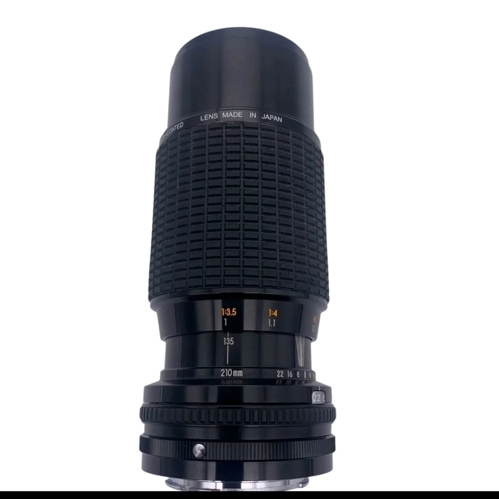 Sigma Zoom 70-210mm 1:4-5. Lens for Konica and Case Made in Japan